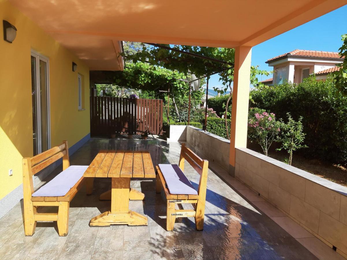 Cozy Apartments With Sea View Нови Винодолски Екстериор снимка
