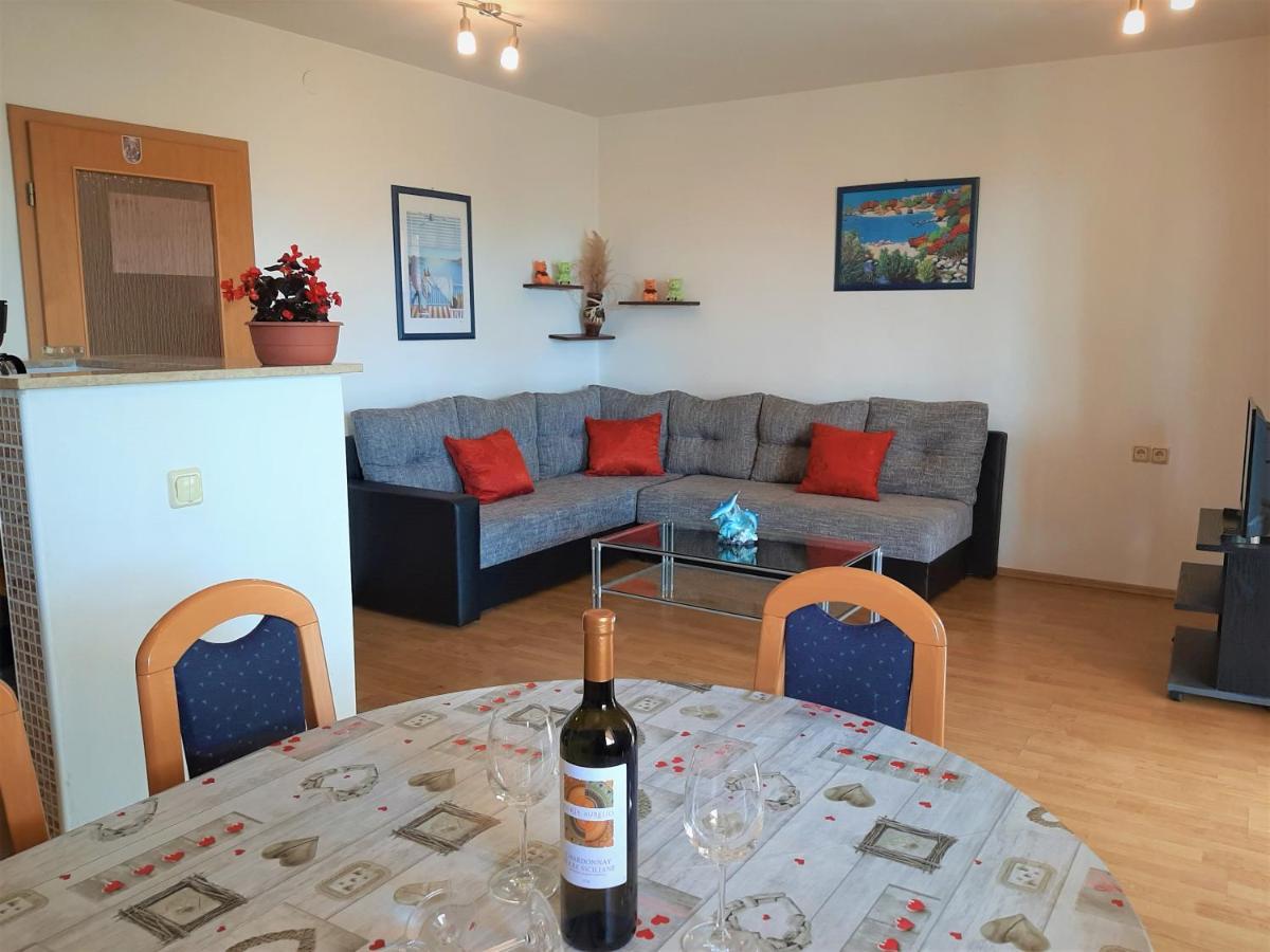 Cozy Apartments With Sea View Нови Винодолски Екстериор снимка